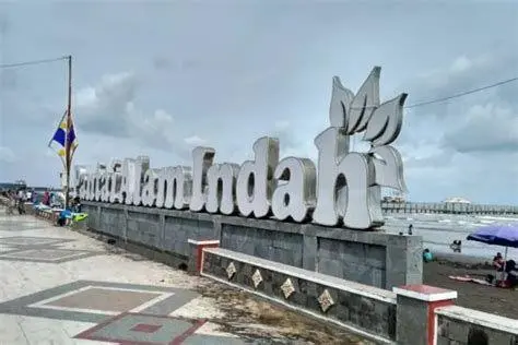 Monumen Bahari PAI Koleksi tank amfibi di Monumen Bahari PAI Tegal