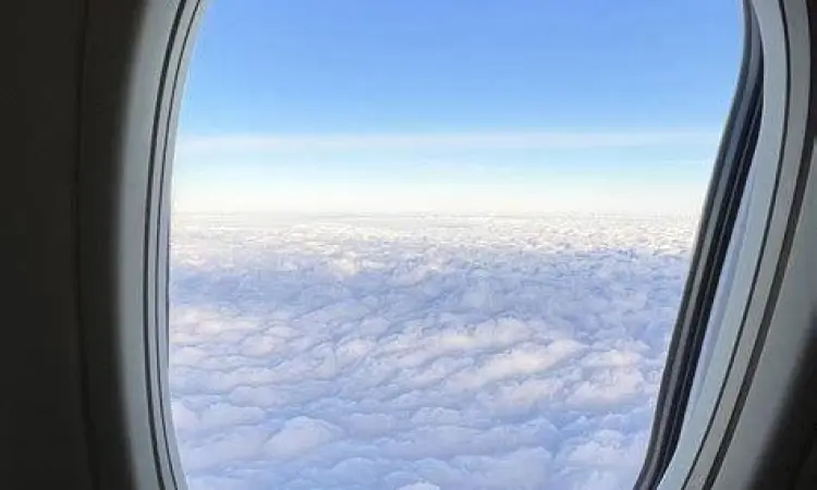 Pemandangan dari jendela pesawat
