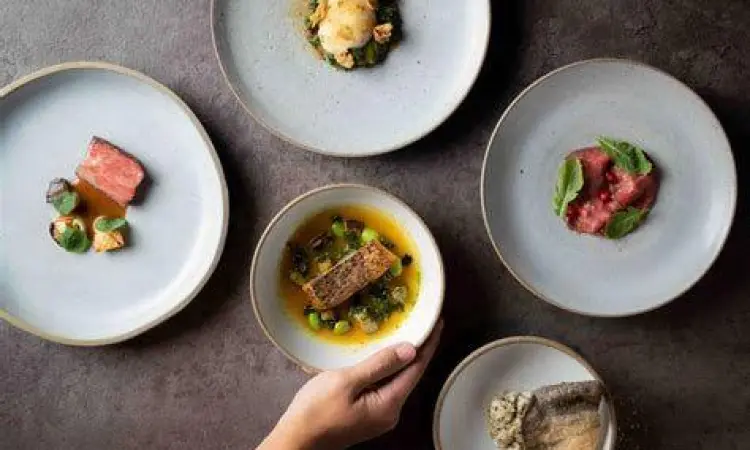 Hidangan Utama Restoran Jakarta Barat Sajian makanan mewah di salah satu restoran jakarta barat