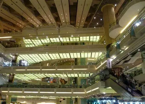 Mall Tower Zam Zam Interior pusat perbelanjaan di dalam Tower Zam Zam