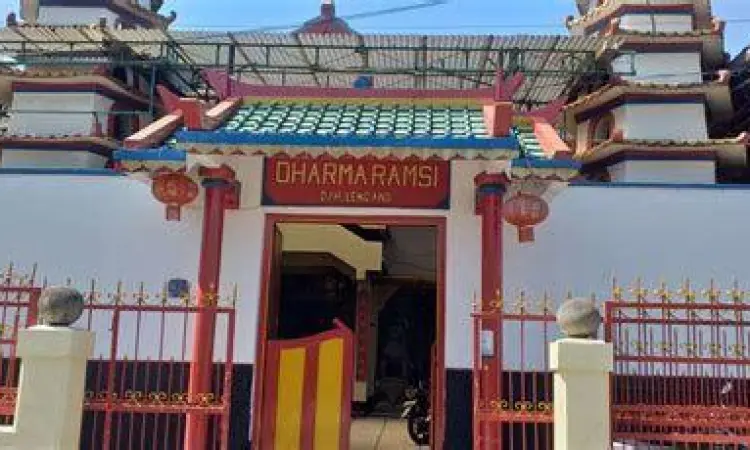 Vihara Dharma Ramsi Detail arsitektur Vihara Dharma Ramsi