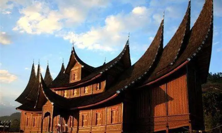 Rumah Gadang Minangkabau Arsitektur ikonik Rumah Gadang Sumatera Barat