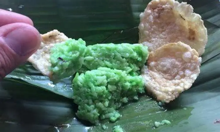 Penyajian Tape Ketan Penyajian tape ketan muntilan tradisional