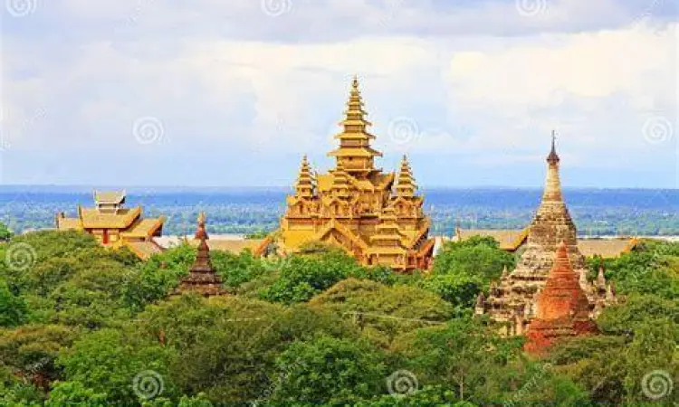Ribuan candi kuno di dataran Bagan Myanmar saat matahari terbit