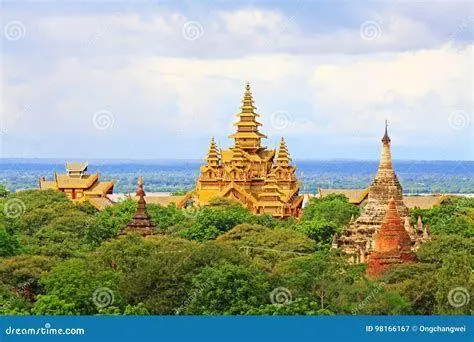 Candi Kuno Bagan Ribuan candi kuno di dataran Bagan Myanmar saat matahari terbit