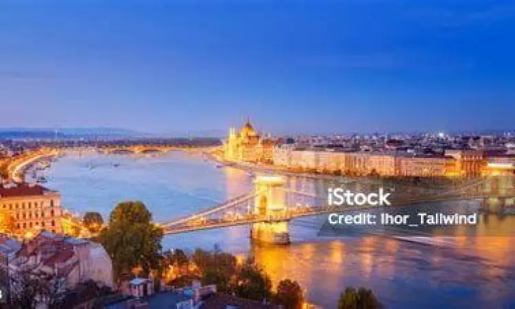 Sungai Danube di Budapest Sungai Danube sebagai jalur transportasi utama di eropa