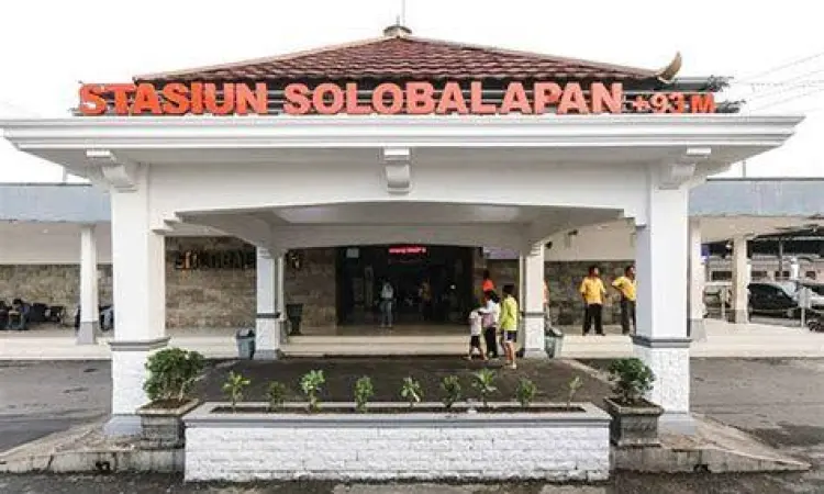 Arsitektur Klasik Solo Balapan Arsitektur klasik Stasiun Solo Balapan peninggalan Belanda