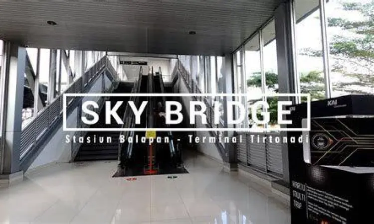 Skybridge Integrasi Transportasi Skybridge penghubung Stasiun Solo Balapan dan Terminal Tirtonadi