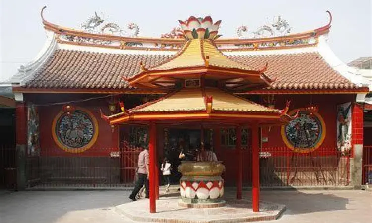 Arsitektur Vihara Dharma Bhakti yang megah