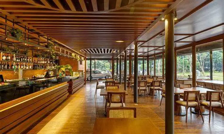 Restoran Plataran Hutan Kota Restoran Plataran di kawasan Hutan Kota GBK