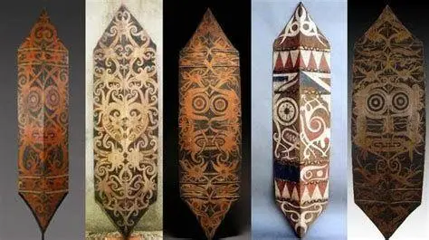 Ukiran Talawang Borneo Ukiran motif pada perisai Talawang