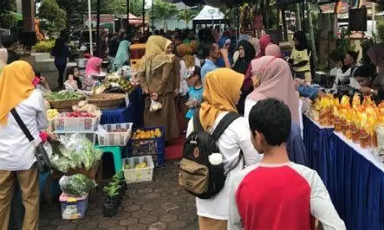 Interaksi Sosial Padang Interaksi di pasar tradisional Padang