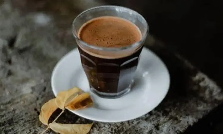 Kopi Tubruk Khas Jogja Sajian kopi tubruk panas di cangkir blirik