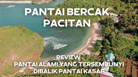 Drone View Pantai Kasap Pemandangan udara Pantai Kasap Raja Ampat Pacitan