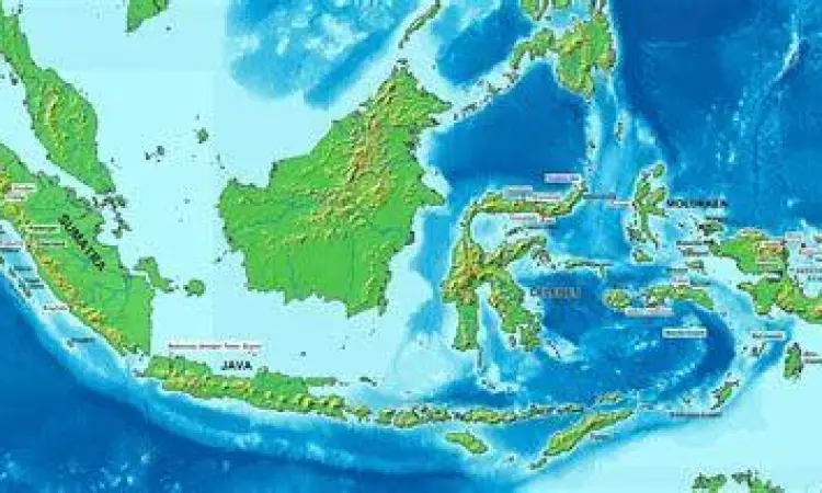 Tim surveyor melakukan pengukuran luas daratan