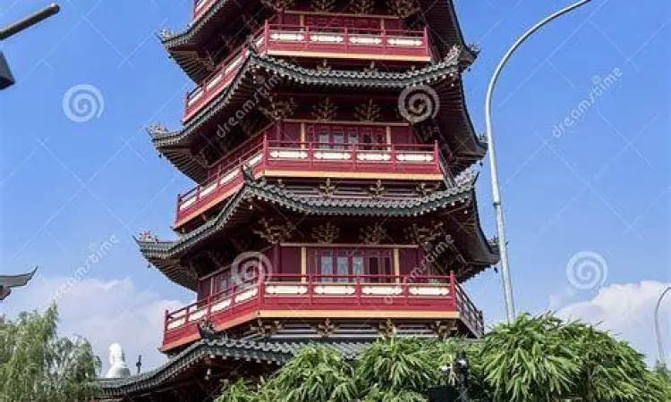 Pagoda ikonik di Pantjoran PIK Golf Island