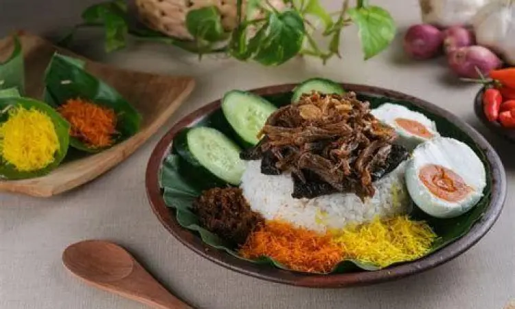 Kuliner khas nasi krawu sebagai pelengkap wisata di gresik