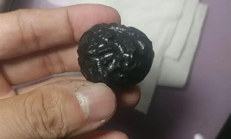 Batu Satam Belitung Batu Satam asli yang menjadi inspirasi monumen di Belitung