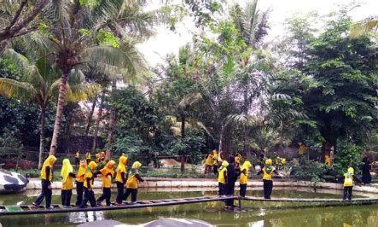 Spot foto menarik pelita desa bogor