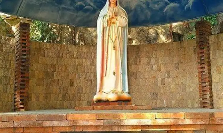 Patung Bunda Maria Klepu Patung Bunda Maria di Gua Maria Fatima Klepu Ponorogo