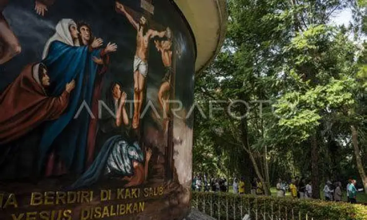 Jalan Salib Klepu Rute Jalan Salib di Gua Maria Ponorogo yang asri