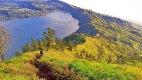 View Danau Batur dari Bukit Trunyan Panorama Danau Batur dari ketinggian Bukit Trunyan Bali