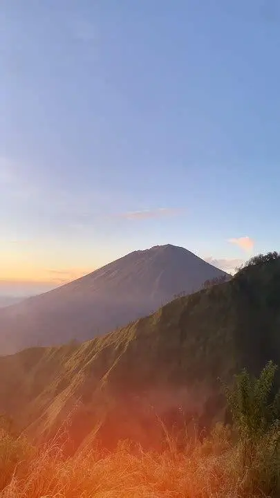 Gunung Agung View Pemandangan Gunung Agung dari puncak Bukit Trunyan Bali