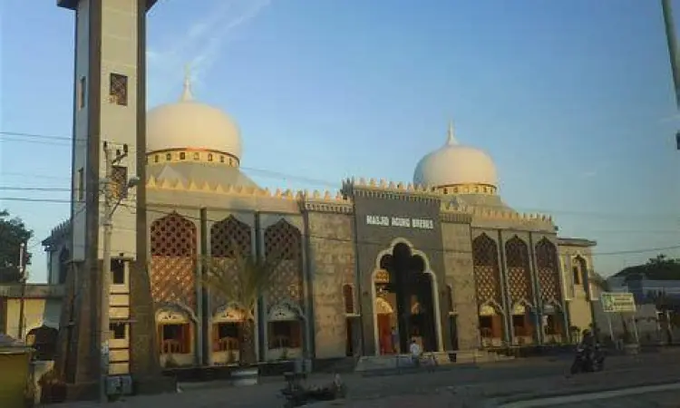 Pemandangan malam hari Masjid Agung Boyolali dengan lampu hias