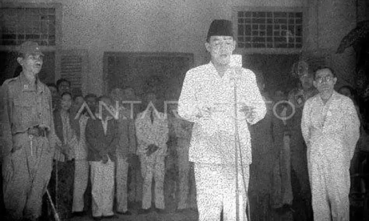 Momen proklamasi kemerdekaan Indonesia oleh Soekarno Hatta