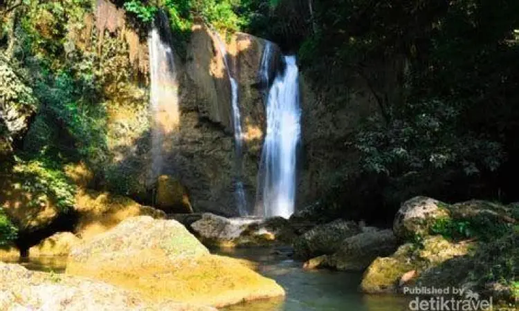 Daya Tarik Air Terjun Ladenring Keindahan air terjun ladenring dengan bebatuan eksotis