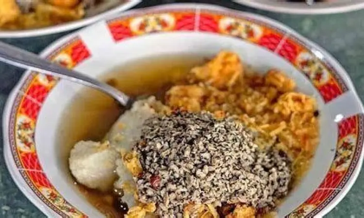 Kuliner Pesisir Surabaya Sajian lontong kupang khas pesisir Surabaya
