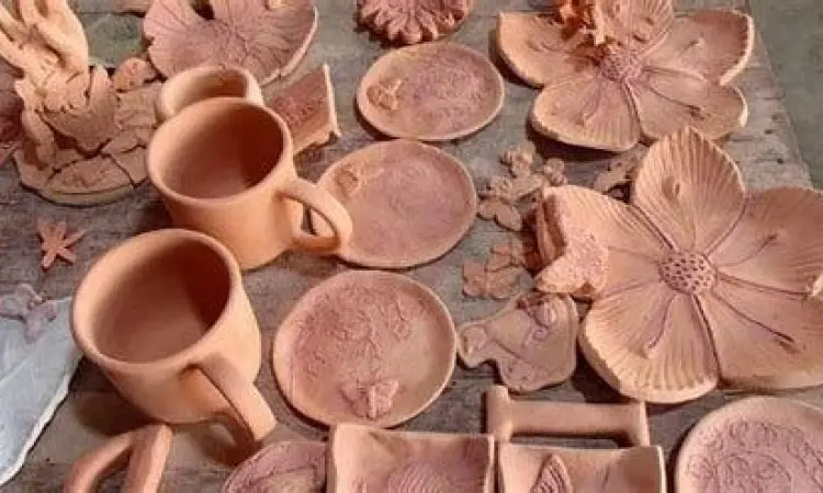 Koleksi pot dan kendhi dari kampung gerabah blitar