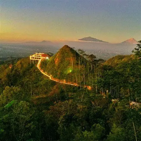 Pemandangan Menoreh Pemandangan indah perbukitan Menoreh di sekitar Lawangsih