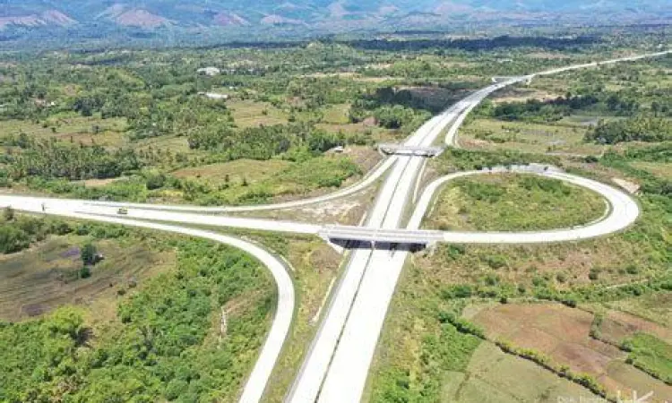Infrastruktur jalan raya di Banda Aceh yang tertata rapi