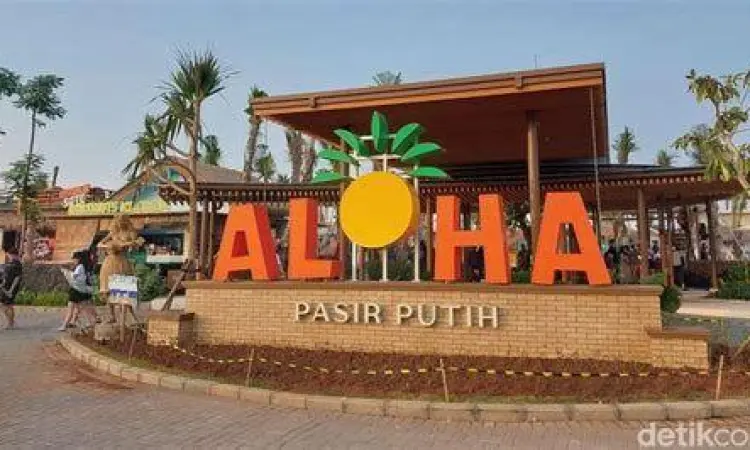Berbagai tenant kuliner di Aloha PIK 2