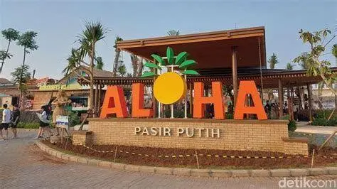 Eksplorasi Kuliner Aloha PIK 2 Berbagai tenant kuliner di Aloha PIK 2