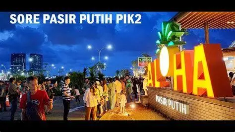 Suasana Malam Aloha PIK 2 Pemandangan malam hari di Aloha Pasir Putih PIK 2