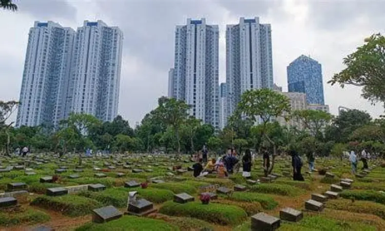 Kantor administrasi pengelola TPU Menteng Pulo Jakarta