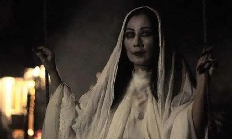 Lonceng Ibu Detail lonceng yang digunakan oleh Ibu dalam film