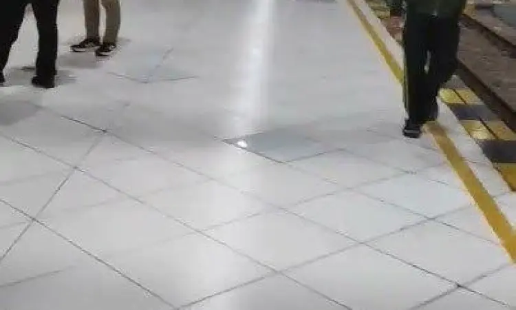 Stasiun Purwokerto Akses Utama Dieng Suasana di luar Stasiun Purwokerto sebagai akses utama ke Dieng