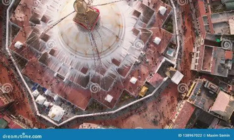 Pemandangan udara Boudhanath Stupa Nepal yang berbentuk mandala