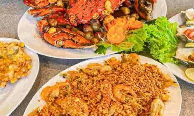 Sajian seafood di restoran Bekasi