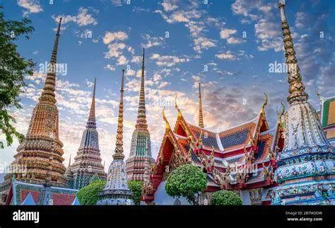 Kompleks Wat Pho Arsitektur stupa di kompleks Wat Pho