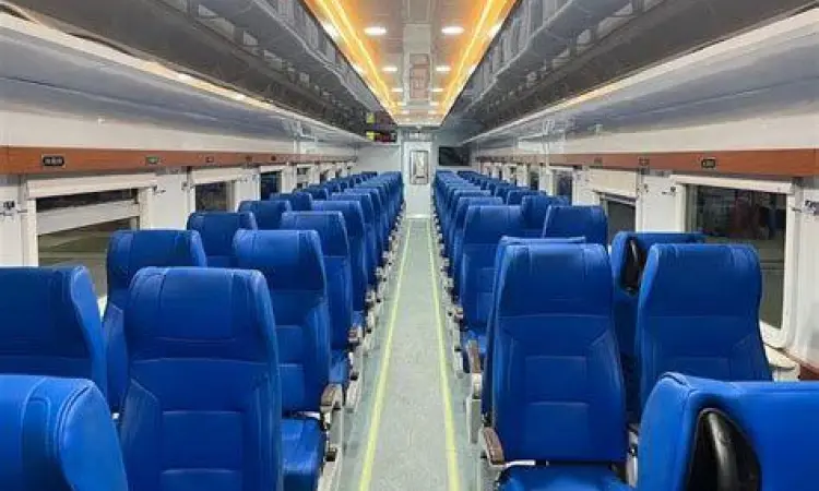 Fitur Kursi Majapahit Detail Kursi Reclining KA Majapahit