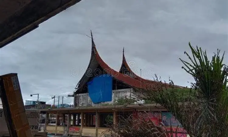 Interaksi di pasar tradisional Sumatera Barat