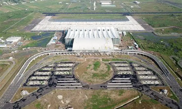 Runway Kertajati International Airport Landasan pacu Kertajati International Airport yang mampu menampung pesawat besar