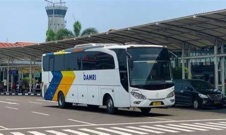 Transportasi Publik Kertajati Layanan bus Damri di terminal Kertajati International Airport