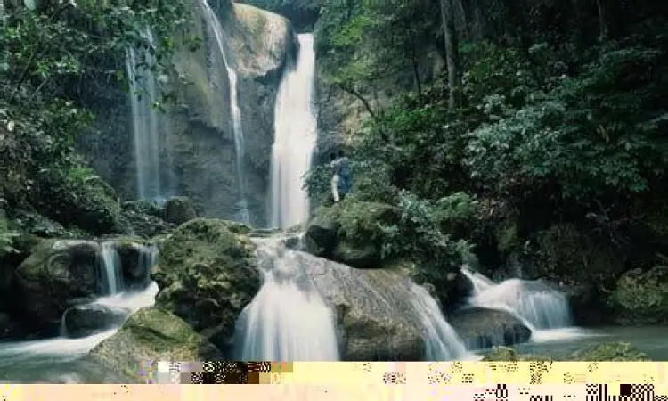 Formasi batuan kapur di Air Terjun Ladenring