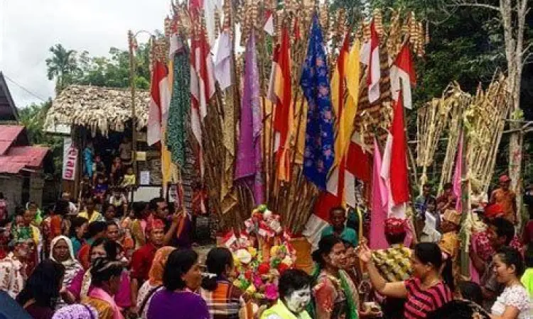 Upacara Tiwah Prosesi upacara adat Tiwah