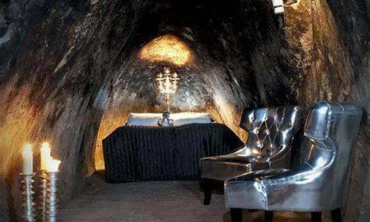 Kamar bawah tanah Sala Silvermine Hotel